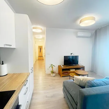 Paradise-ac&balcony * Bratislava